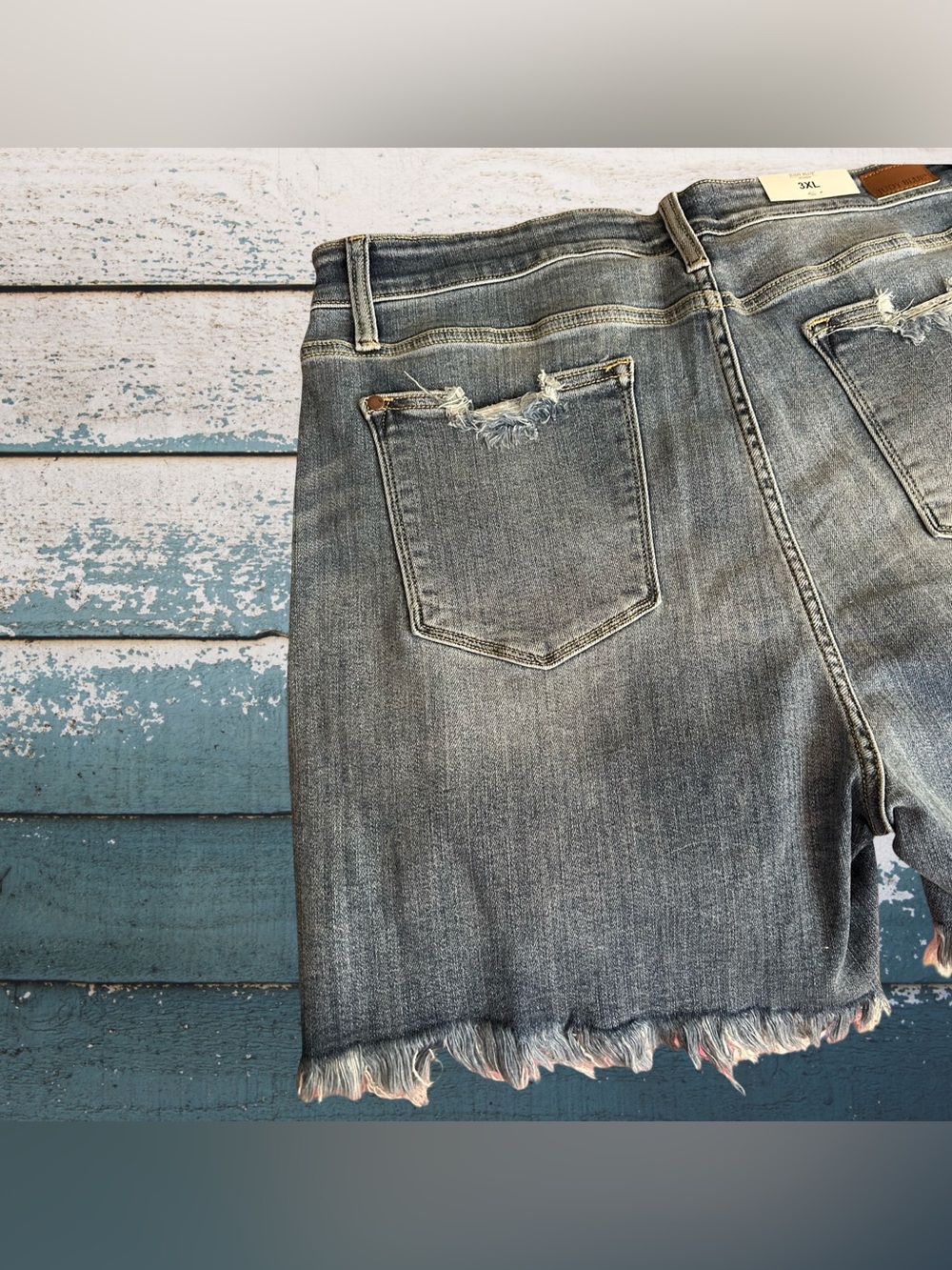 NWT! JUDY BLUE + SIZE SHORTS,MID RISE, DISTRESSED FRINGE HEM, SIZE 3X. MED BLUE. - Picture 12 of 16